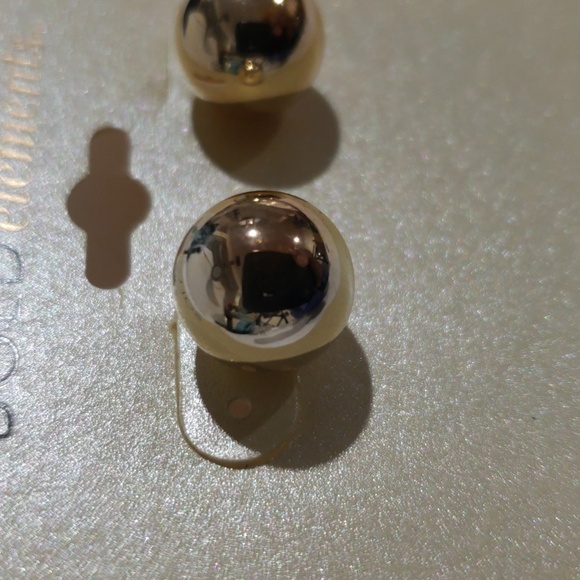 BOLD elements Elegant Gold-tone Ball Stud Earrings - Women's Fashion Jewelry - Picture 5 of 7